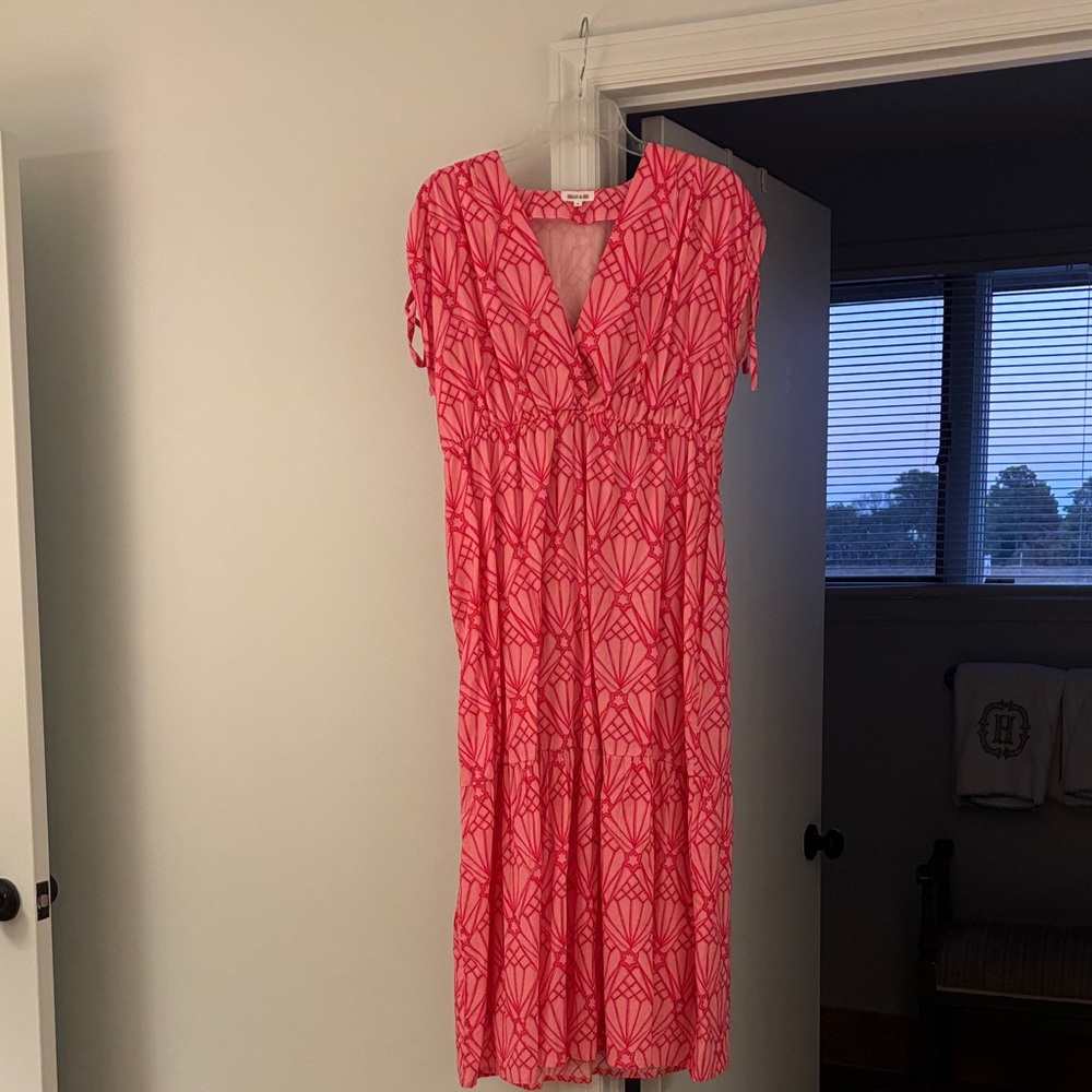 Chic Pink Geometric Maxi Dress